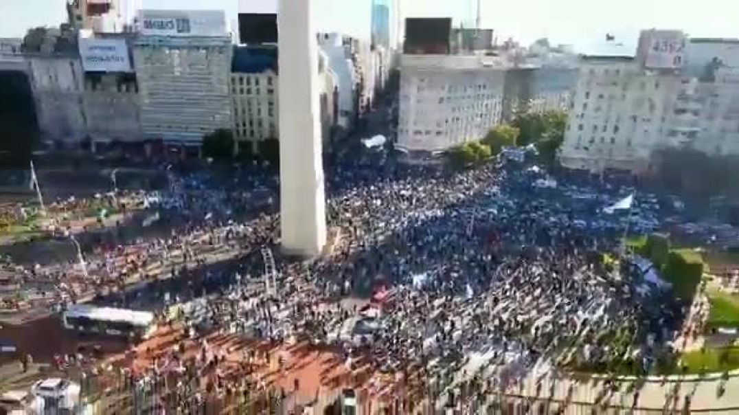 Protesta en Argentina por el coronatimo